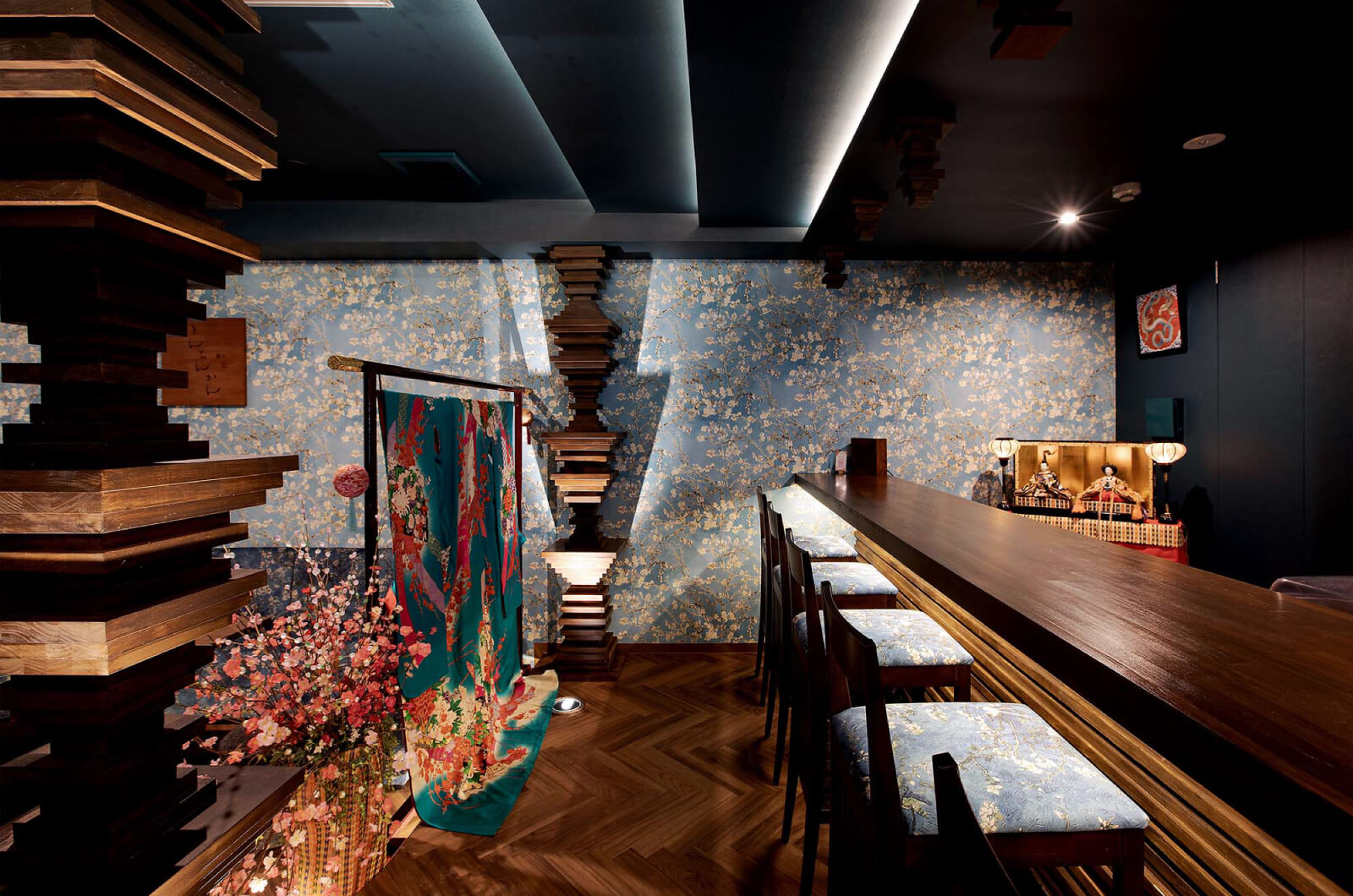 つくば市研究学園から徒歩2分の新感覚ニューハーフバー「とんちんかん 離れ」