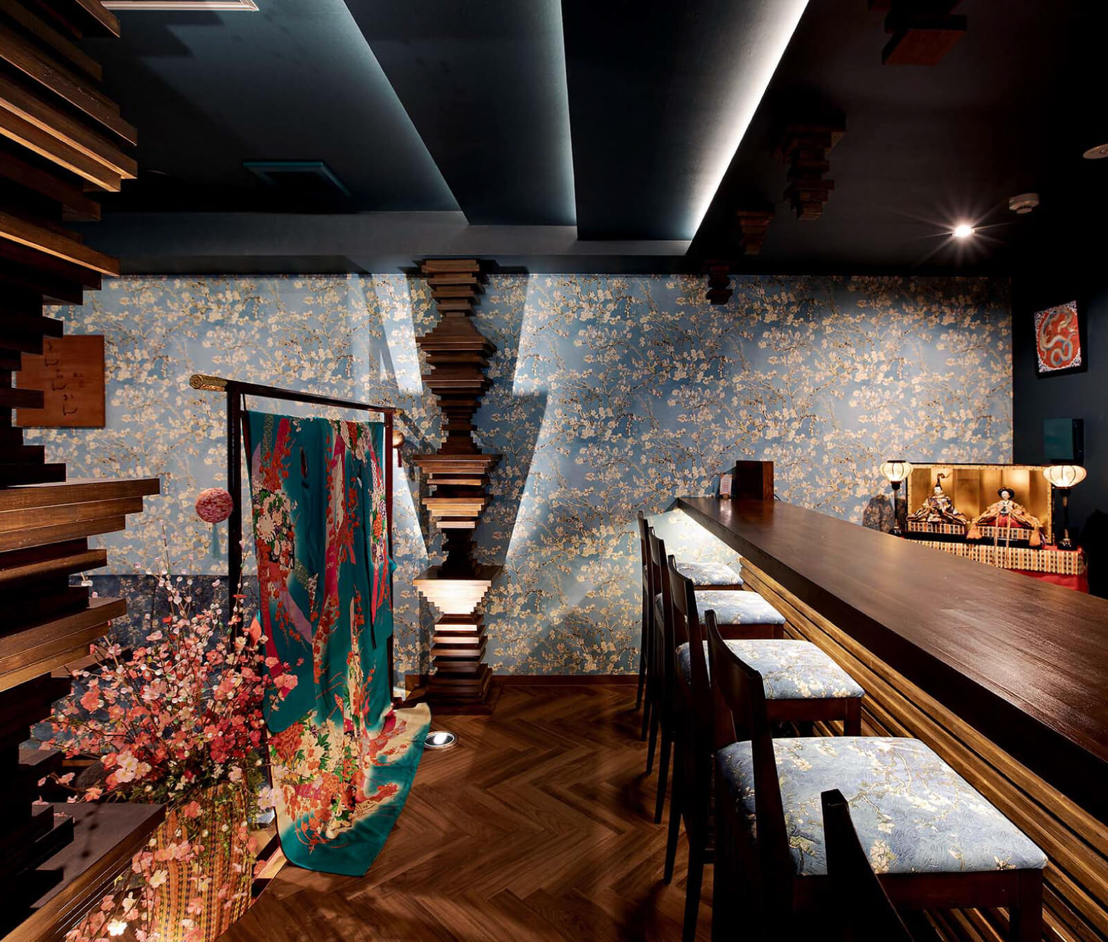 つくば市研究学園から徒歩2分の新感覚ニューハーフバー「とんちんかん 離れ」